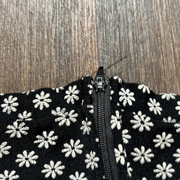 Floral Mini Skirt - Picture 4 of 4